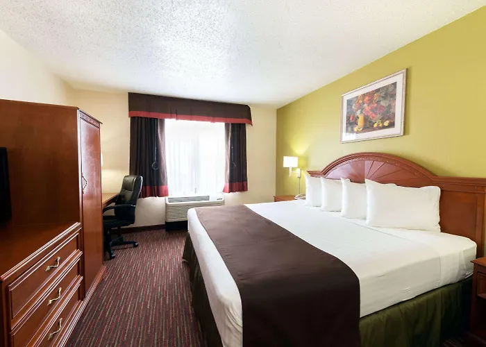 Baymont By Wyndham Louisville East