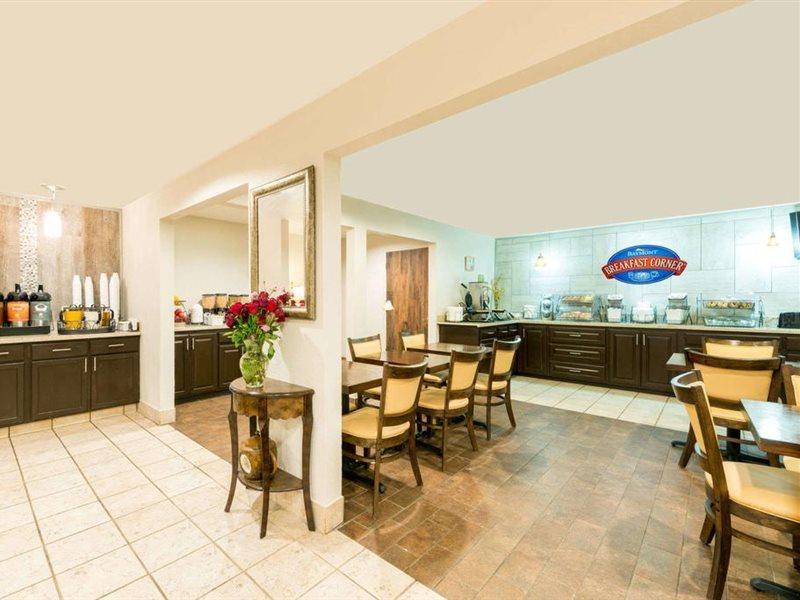 Baymont By Wyndham East Hotel