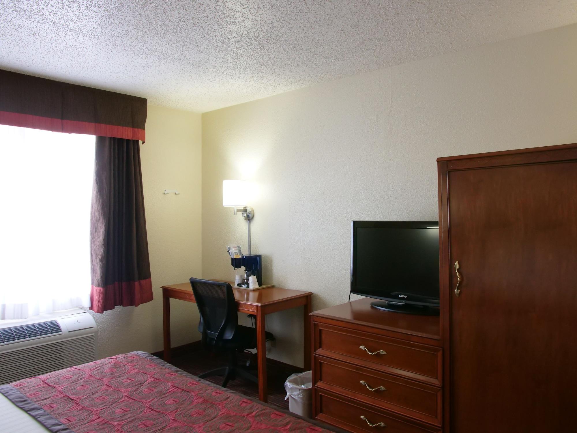 Baymont By Wyndham East Hotel 2*
