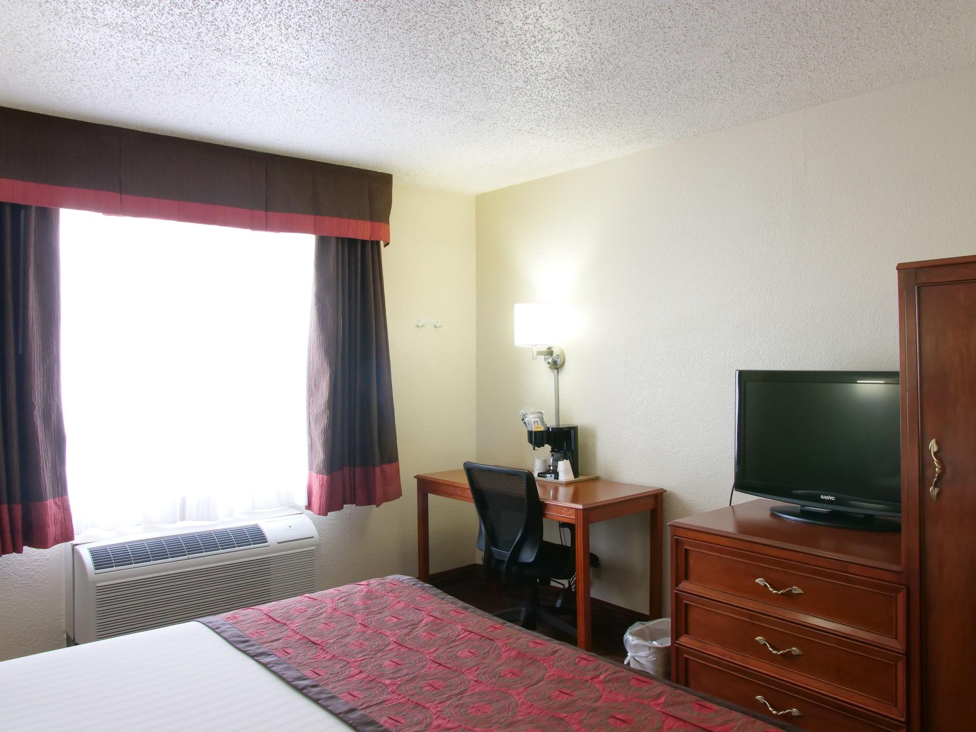 Baymont By Wyndham East