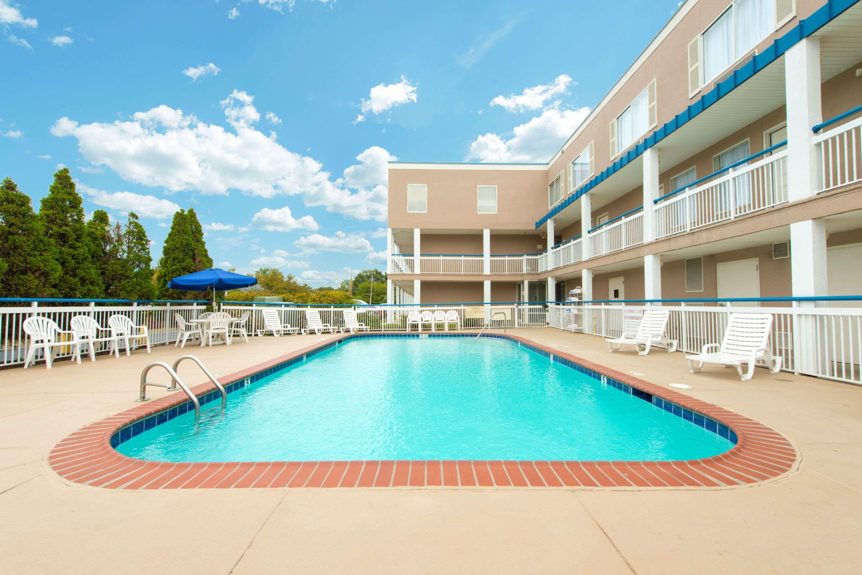 Baymont By Wyndham East 2*