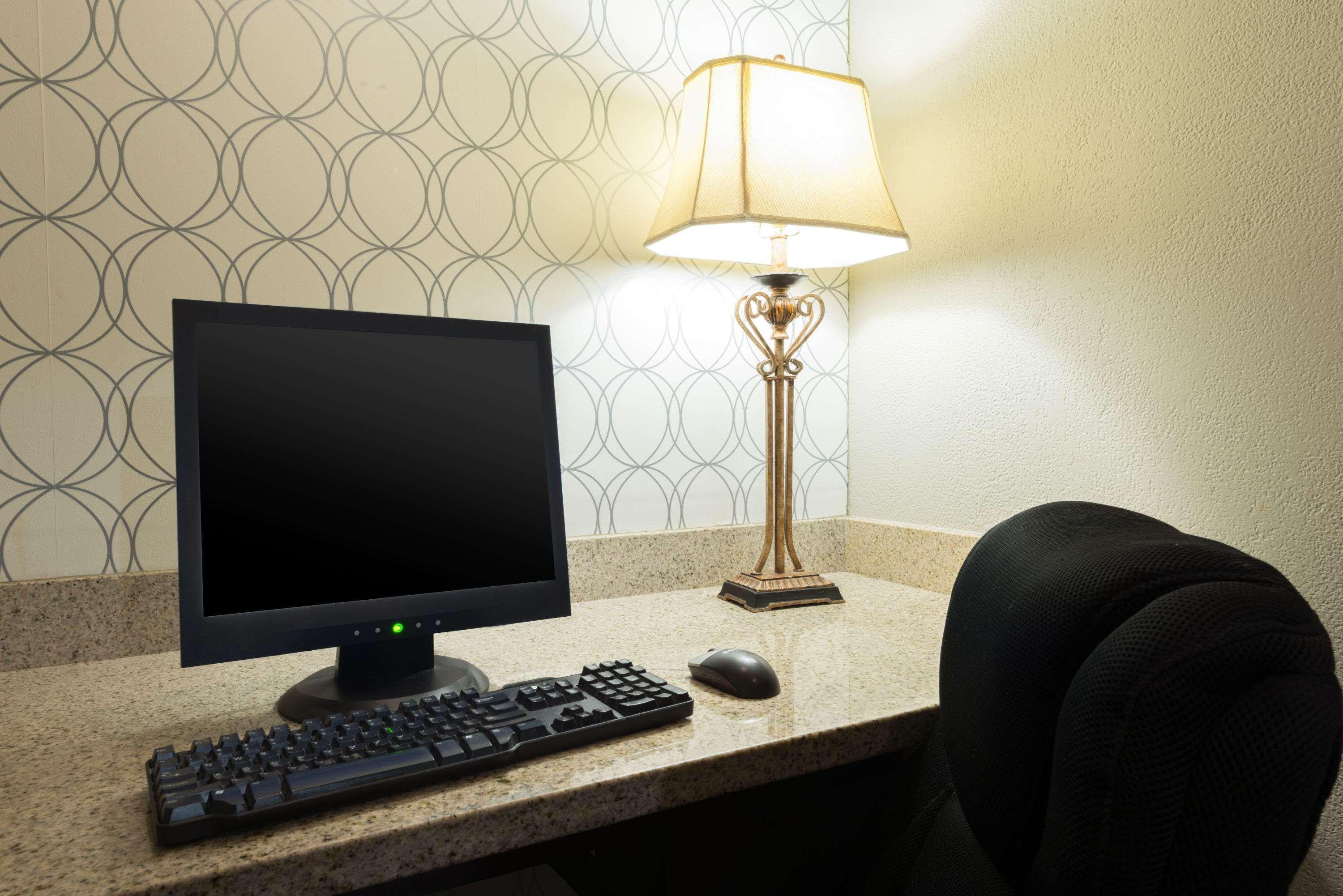 Hotel Baymont By Wyndham East