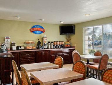 Hotel Baymont By Wyndham East 2*