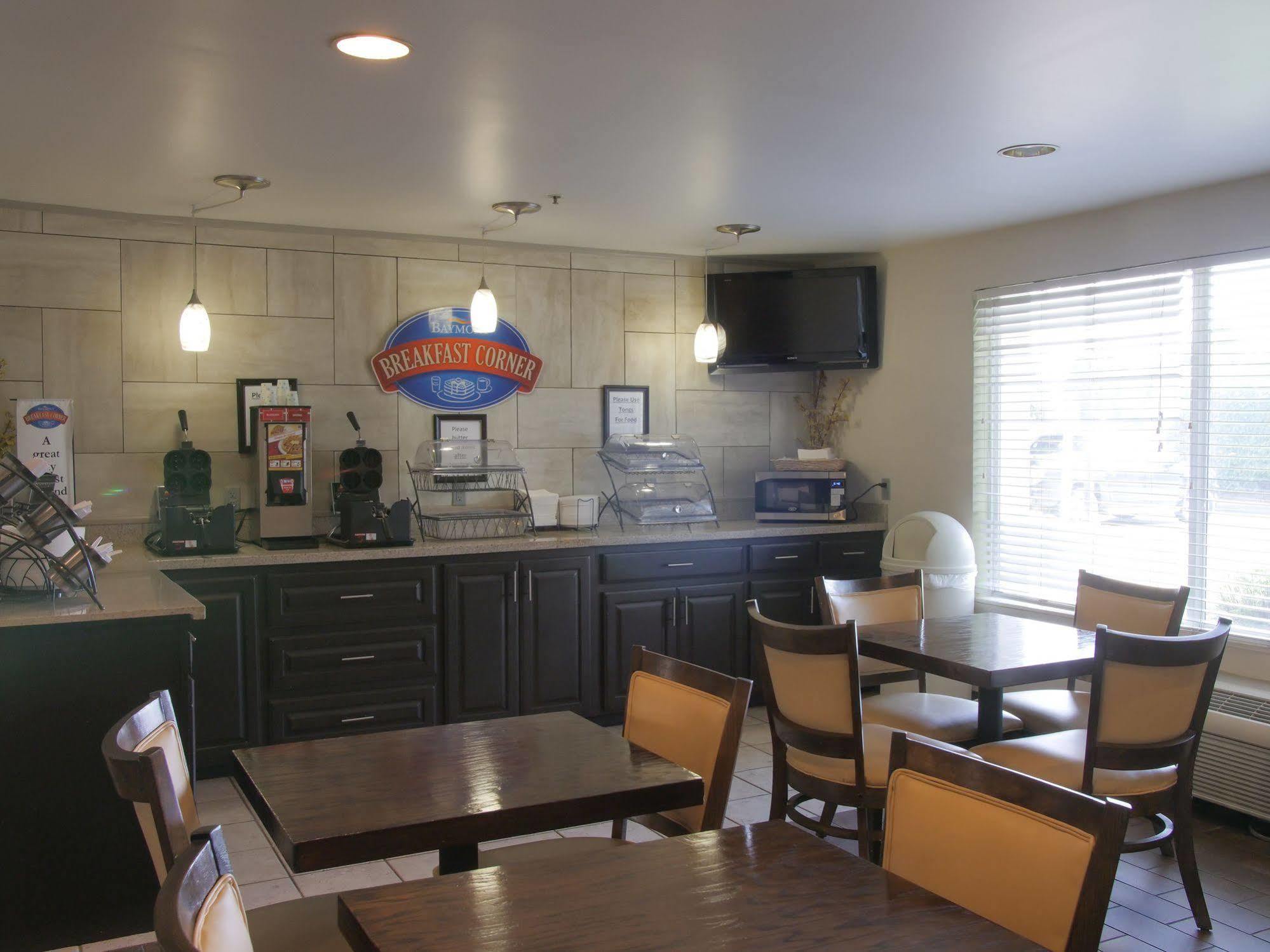 Baymont By Wyndham East 2*