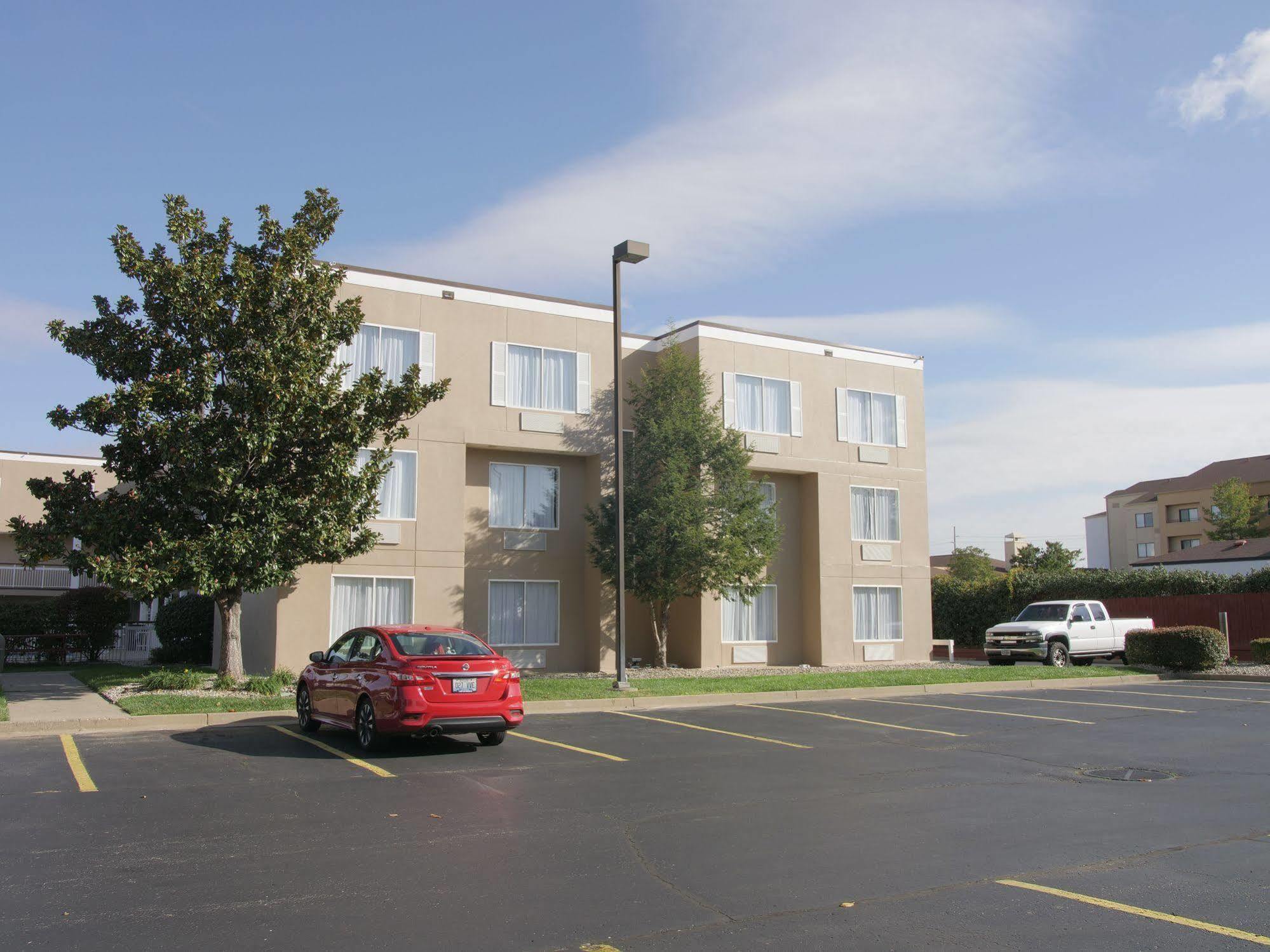 Baymont By Wyndham East