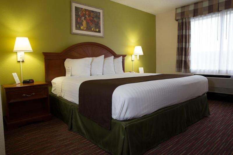 Hotel Baymont By Wyndham East