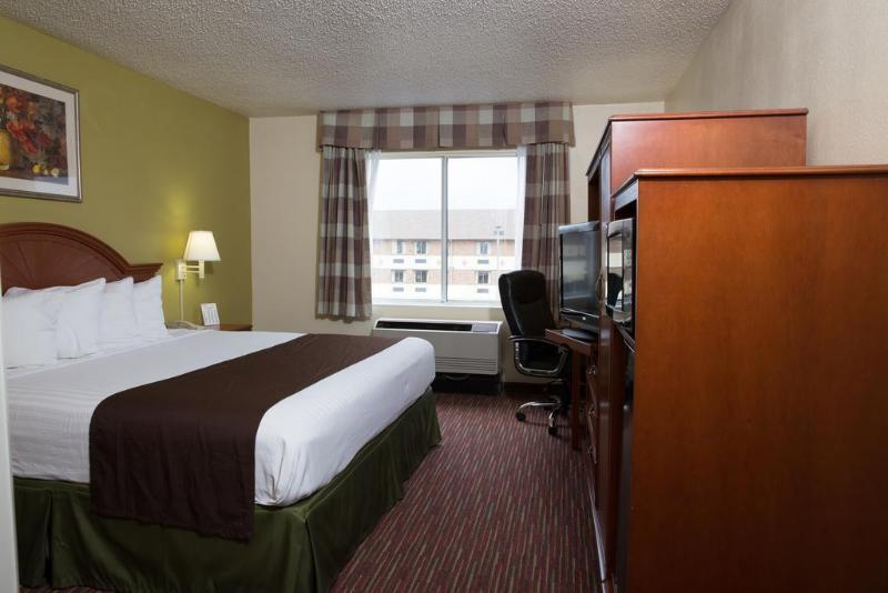 Baymont By Wyndham East Hotel 2*