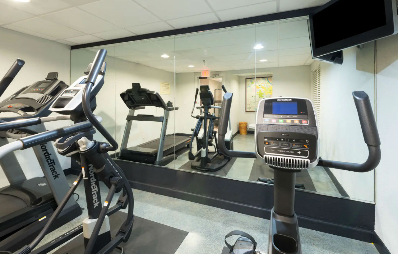Hotel Baymont By Wyndham East Louisville-Jefferson County